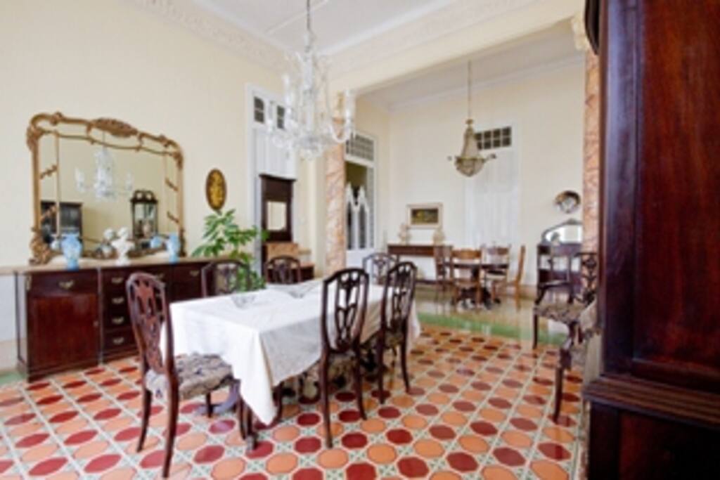 comedor principal de la casa