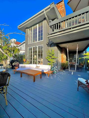 Venice Canal Home w Boat Dock & Sauna – 4 Bedrooms gallery image 5