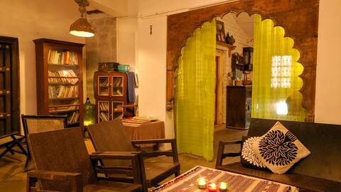 Adiem City homestay Nasik- 1 AC room for 2 guests