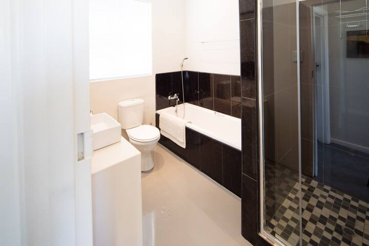 Top floor of home with sea views gallery image 4