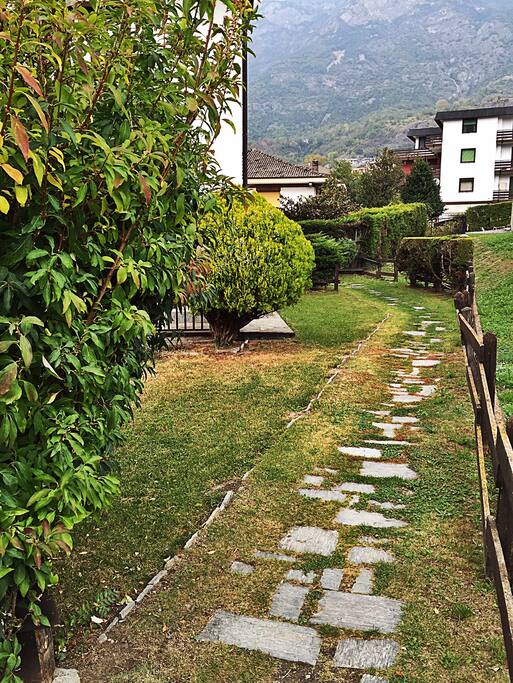 b8de79cc 9748 43c8 8496 f7382d69d689