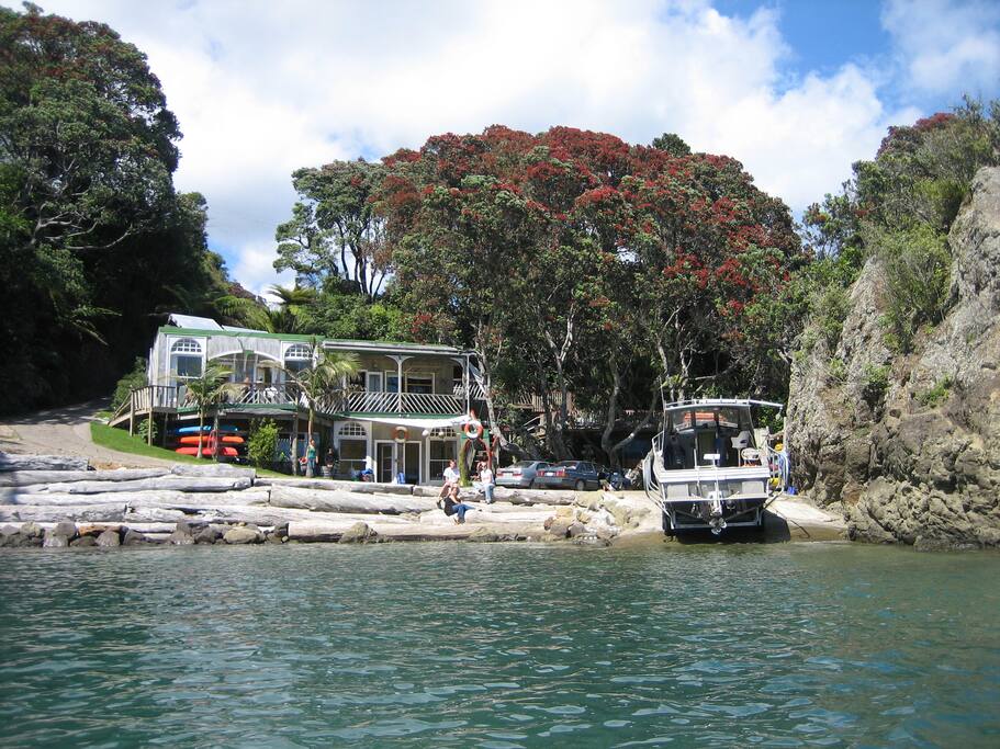 Maraehako Bay Retreat Absolute Seafront Accomodation