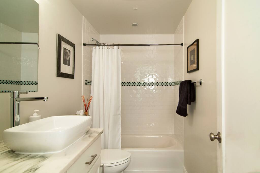 Main floor bath