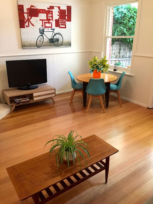 Comfortable and spacious living and dining area
