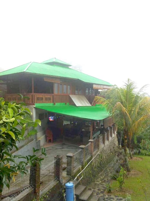 Rumah Adat Minahasa(Spacious Villa) - Villas for Rent in 