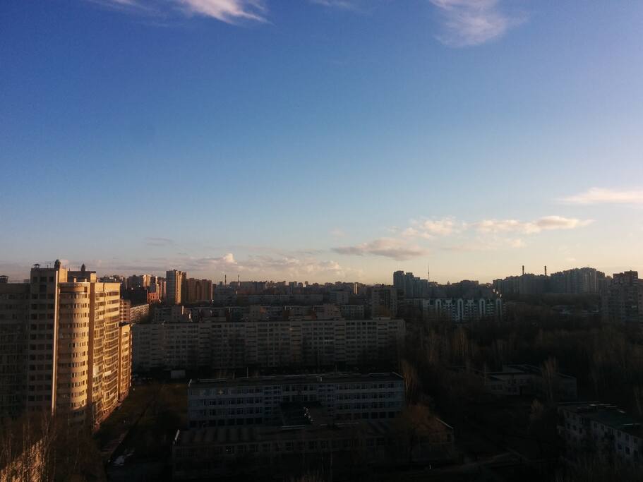 Вид из окна в сторону исторического центра города
