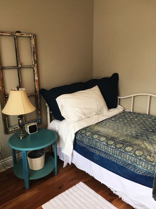 Comfortable Twin Bed/Day Bed