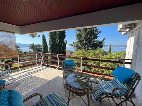 Apartment in Novi Vinodolski 5 min from the beach