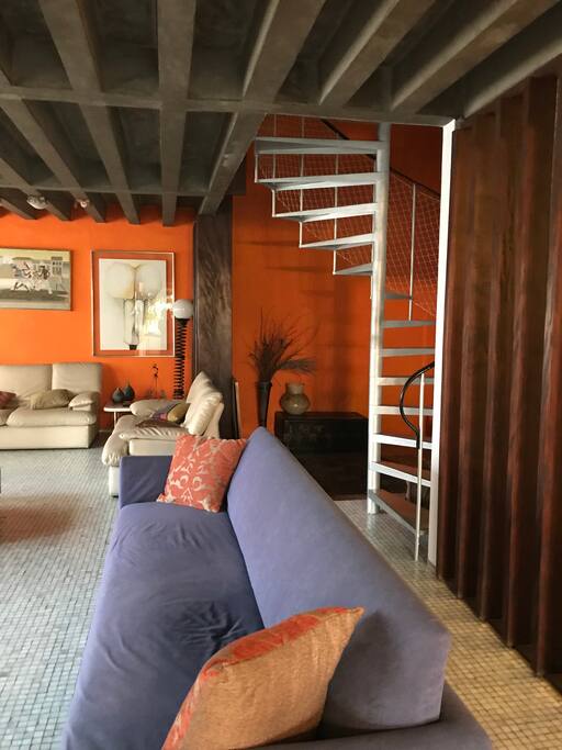 Sala e escada