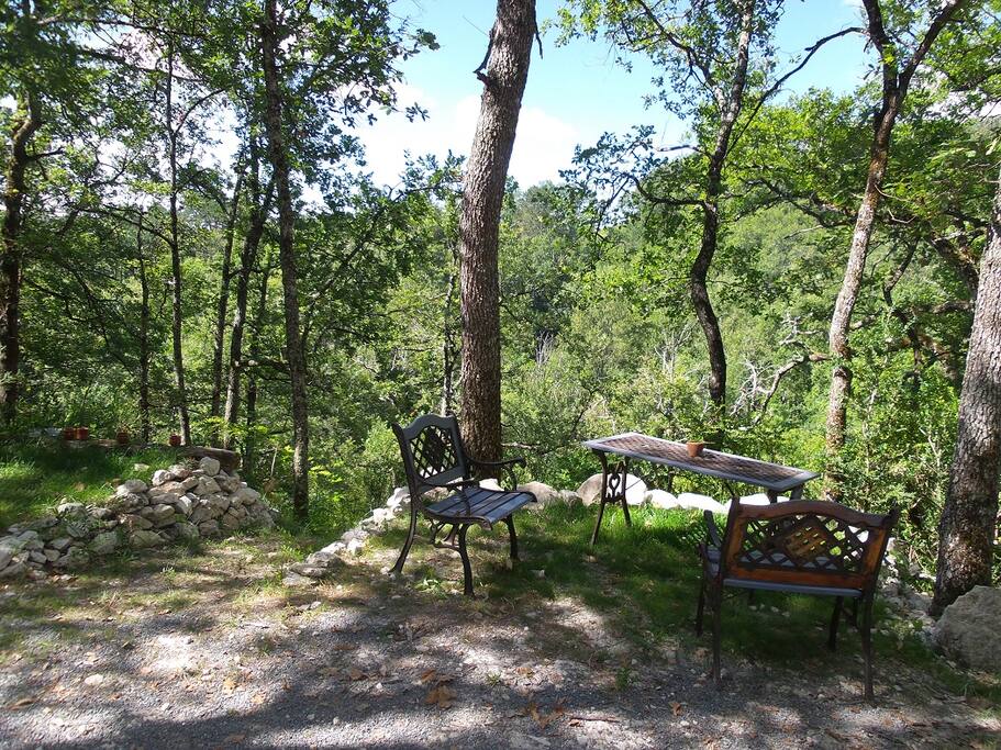 Table & chairs with a view!