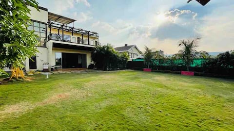 8BHK Luxurious villa for upto 40 pax