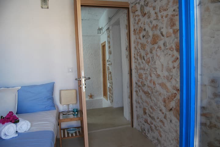 Dormitorio 3 con acceso al balcón.