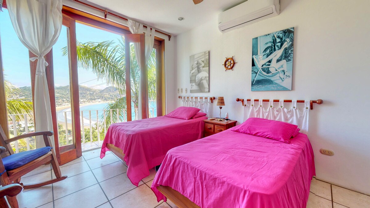 ห้องพักพร้อมเตียงส่วนตัว 2 เตียงและห้องน้ำส่วนตัว

ห้องนอนพร้อมเตียงส่วนตัว 2 เตียงและห้องน้ำส่วนตัว