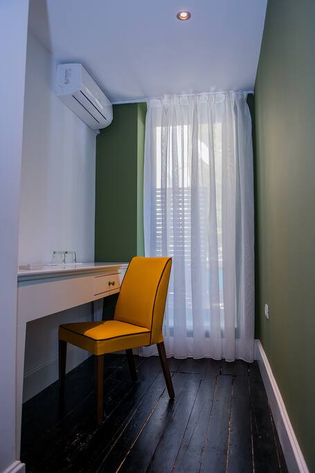 Room sitting area