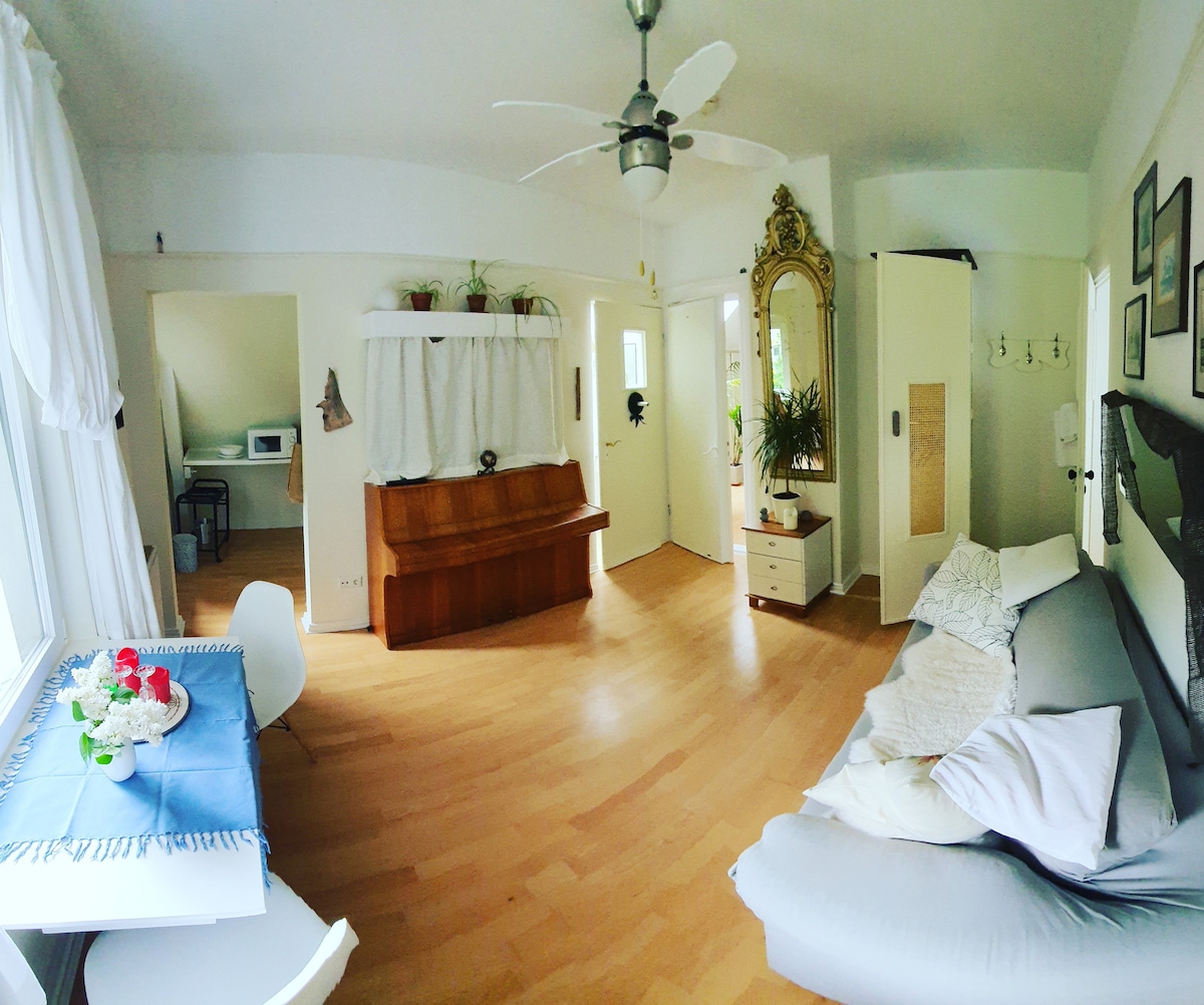 Leistungsstarkes Airbnb: Vacation rental Old captain's house from 1880, right by the sea in Heiligenhafen