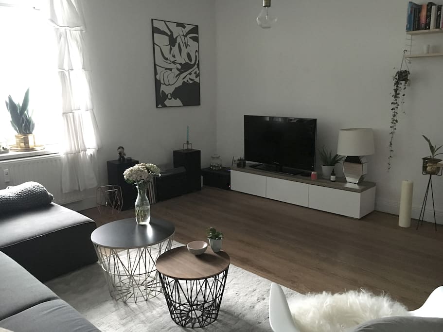 Wonhzimmer mit Fernseher