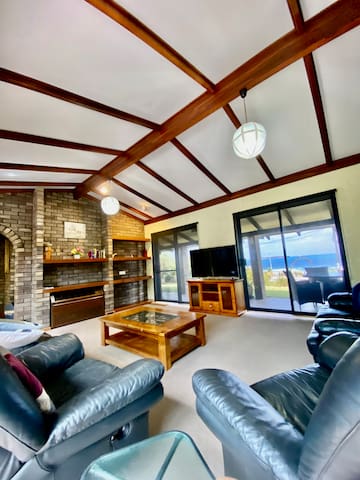 Absolute Beachfront Villa!