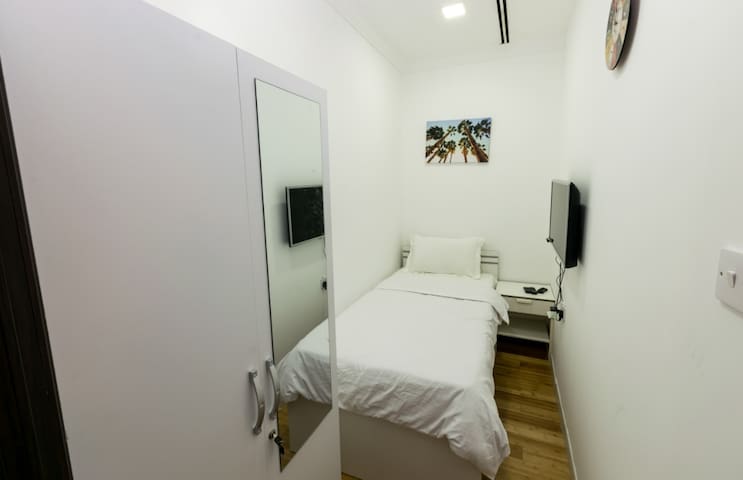 Small Room in Marina Crown tower Dubai for one Man