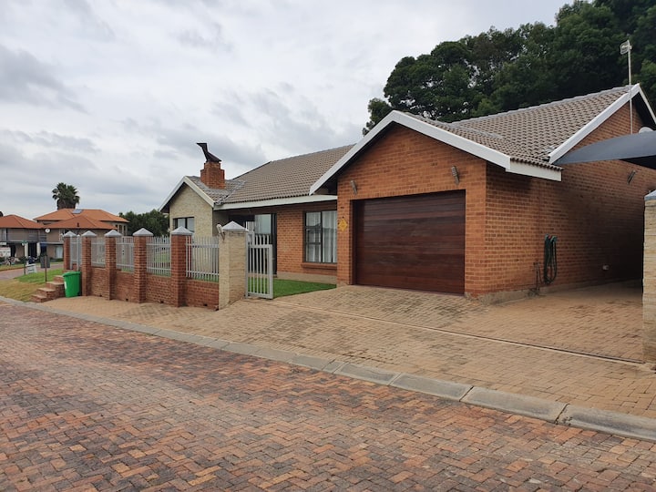 Bronkhorstspruit Dam Vacation Rentals & Homes Bronkhorstspruit, South