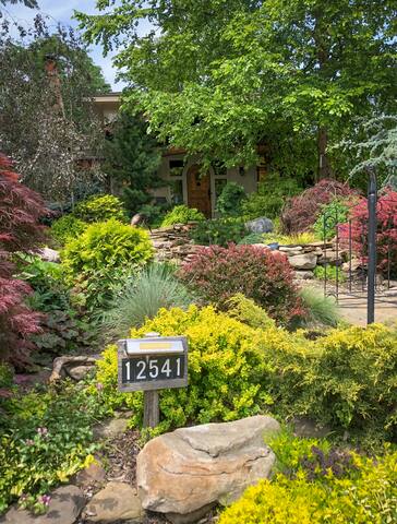 Strawbale House, private suite, near CCF, CWRU.
