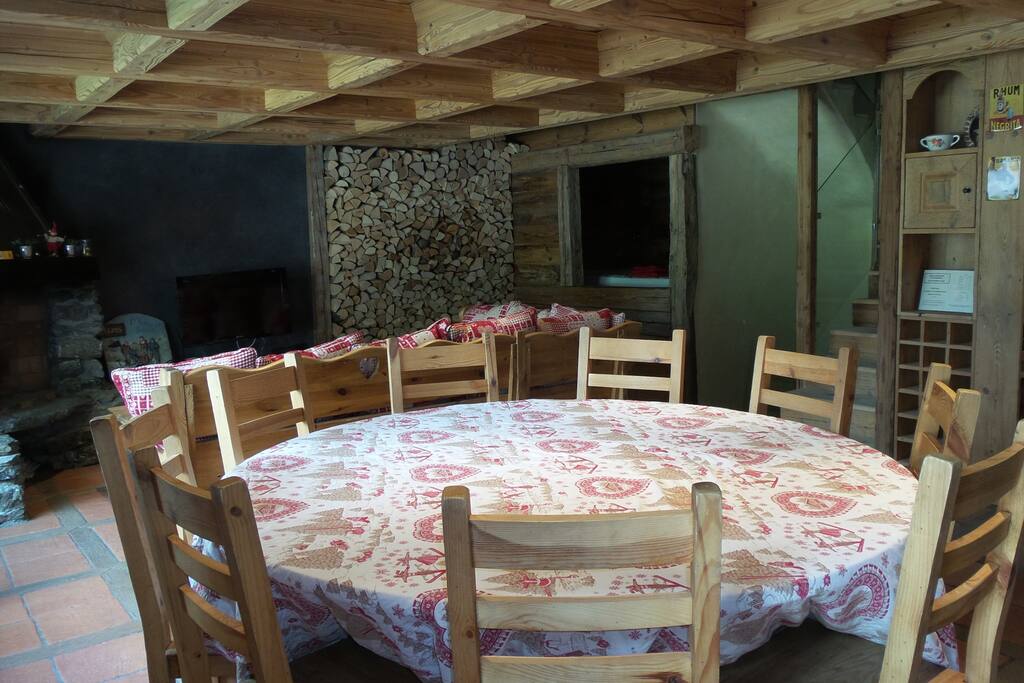 Coin repas/salon et niche