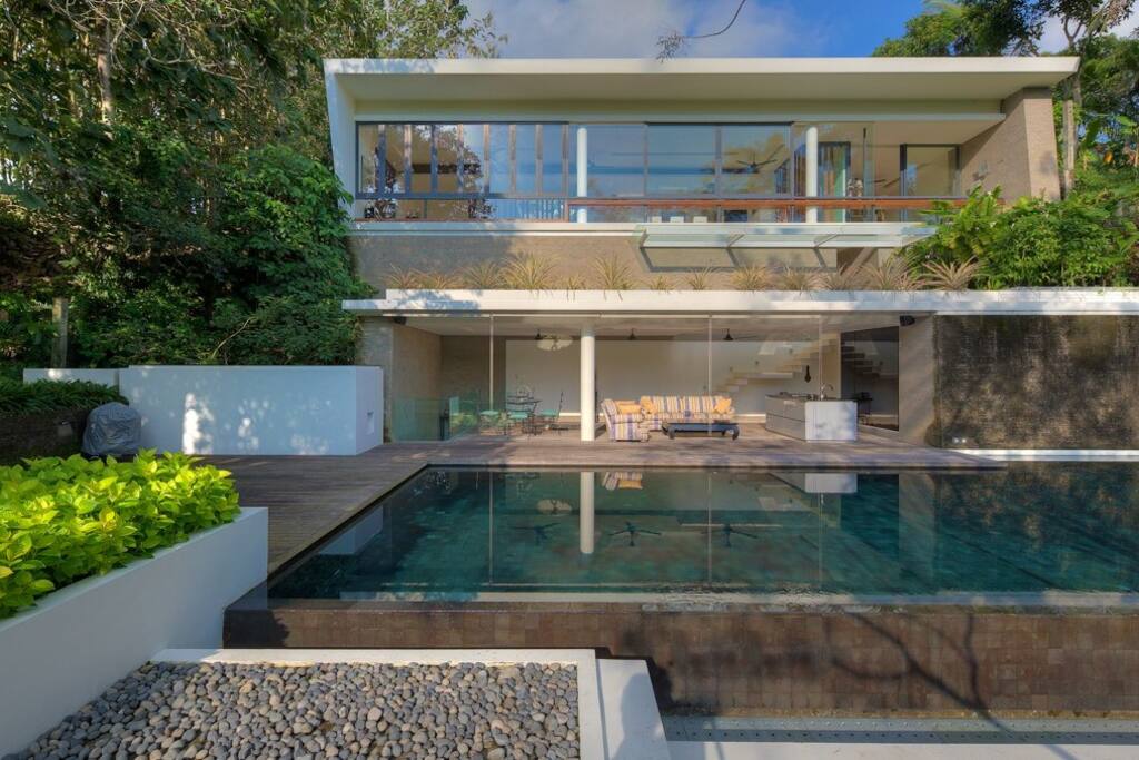 Pool Area (available to guests)