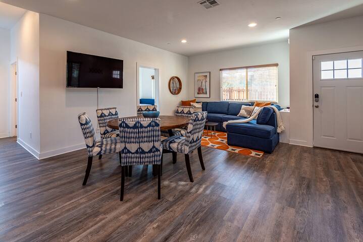 5 Bed/4 bath Downtown Long Beach