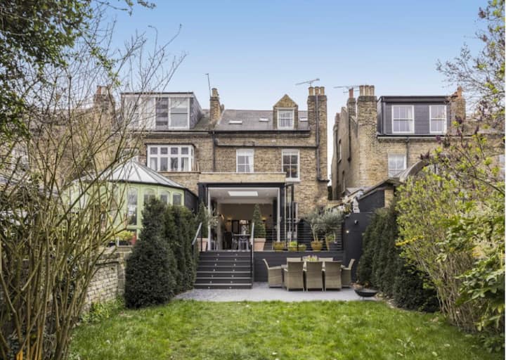 Newly refurbished 8 bed London townhouse & garden Houses for Rent in