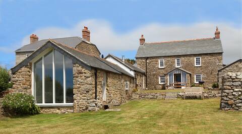 Hendra Farmhouse, nr Sennen  - panoramic sea views