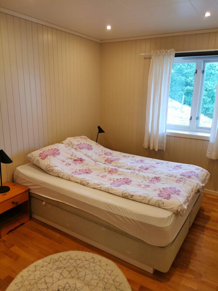 Spálňa 2 (1 dvojlôžko)