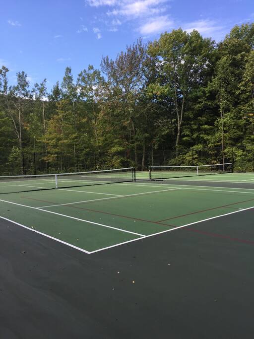 Double tennis court