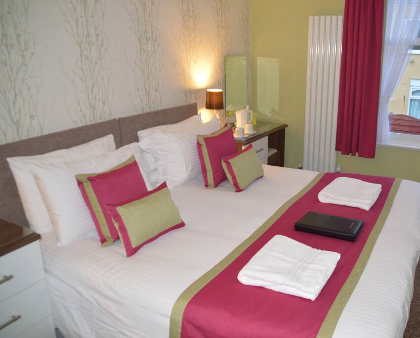 Newly refurbished for 2016 - Superking or Twin en-suite