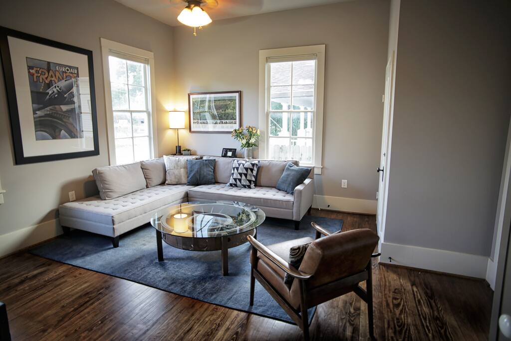 TV Room / 2nd Bedroom.