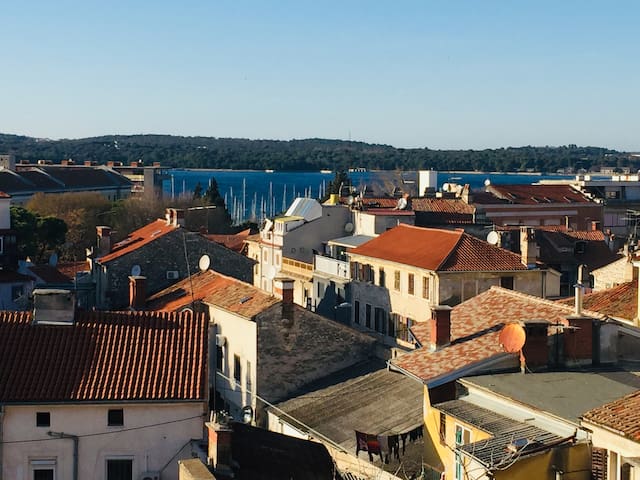 Heart of Pula-Amphitheatre and sea view apartment