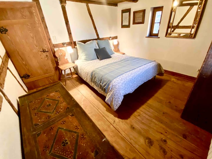 Habitación No. 2 en el primer piso. Tamaño de la cama: 160 × 200 cm