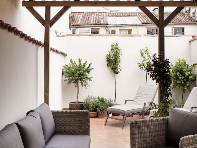 2 Room Terrace Apartment in Malasaña by ManteHouse