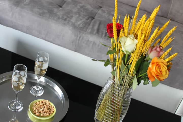 mapambo ya sebule yenye samani