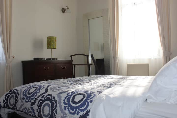 غرفة النوم الرئيسية