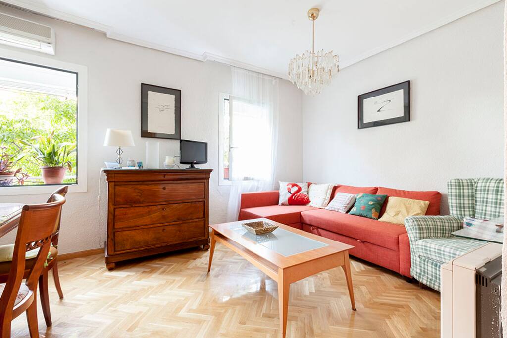salon - seating room