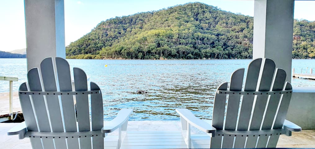“VILLA ON COBA POINT” Waterfront HAWKESBURY RIVER