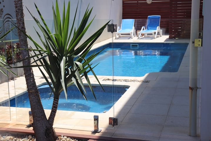 Sunset Room Brighton Beach Retreat Houses For Rent In Brighton