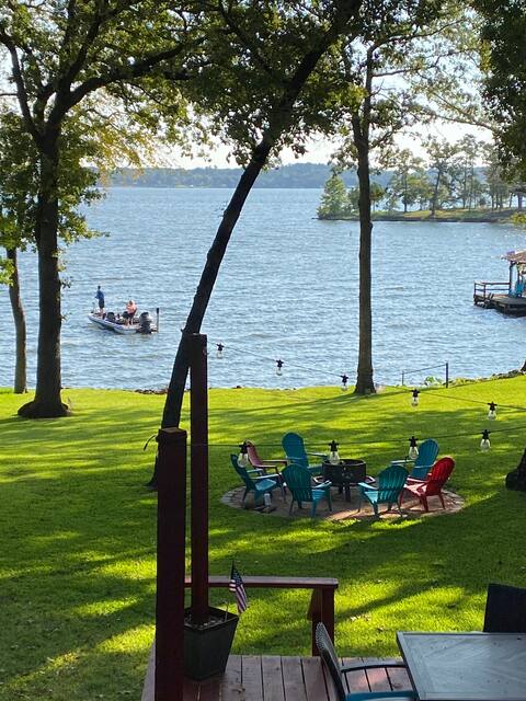 Cottage Getaway @ the LAKE!  Waterfront, Shaded!