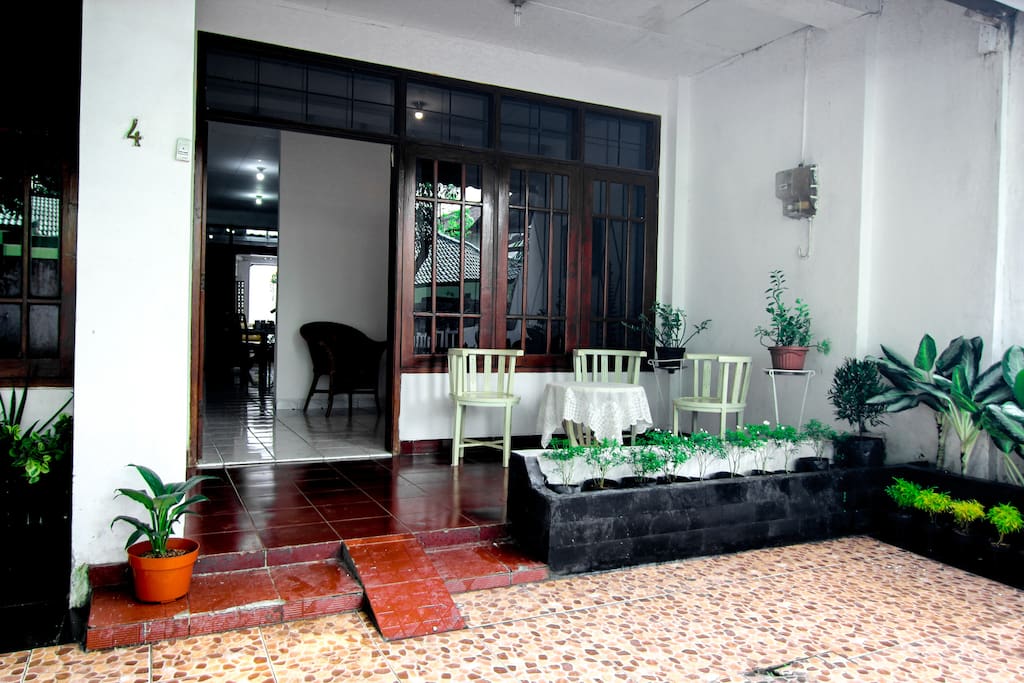 Teras Depan