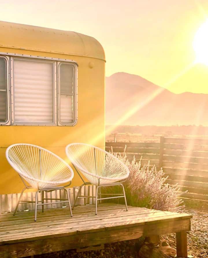 Cozy Mid Century Boho Trailer Mountain Views Campers/RVs for Rent in