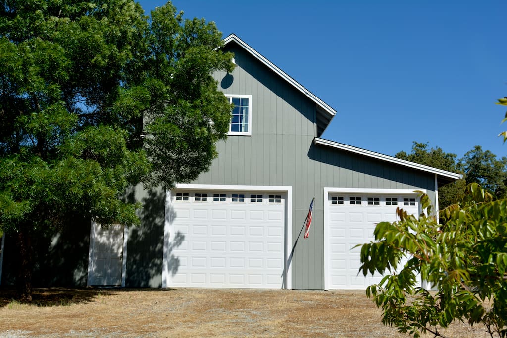 Studio Apartment Over Barn. (Converted to garage)
Entrance on the left side of the barn.