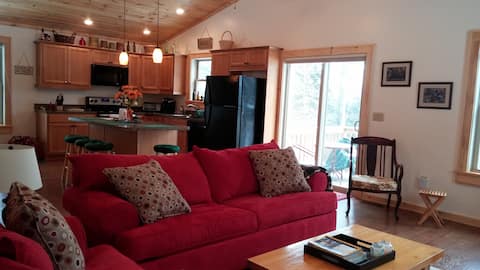 Popular Airbnb listing: Adirondack Dream Apartment in Bolton Landing