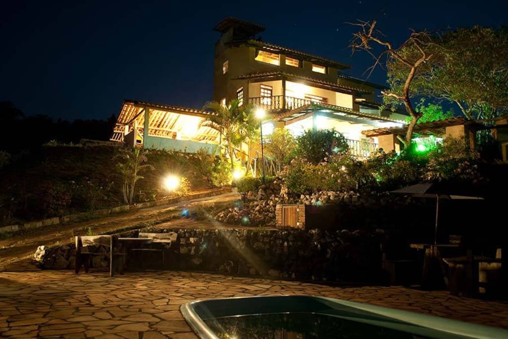 ESTABELECIMENTO A NOITE