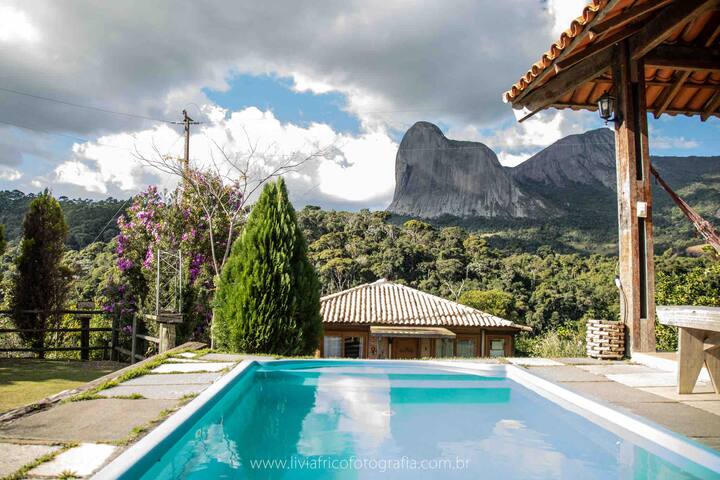 Entire home with 3 bedrooms in Domingos Martins - Charmoso Chalé vista p/ Pedra Azul Rota do Lagarto