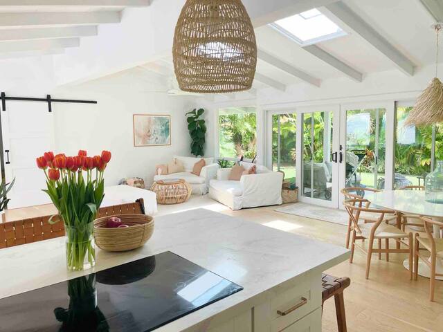 Beautiful Kailua Home – 1 House From Beach! gallery image 4