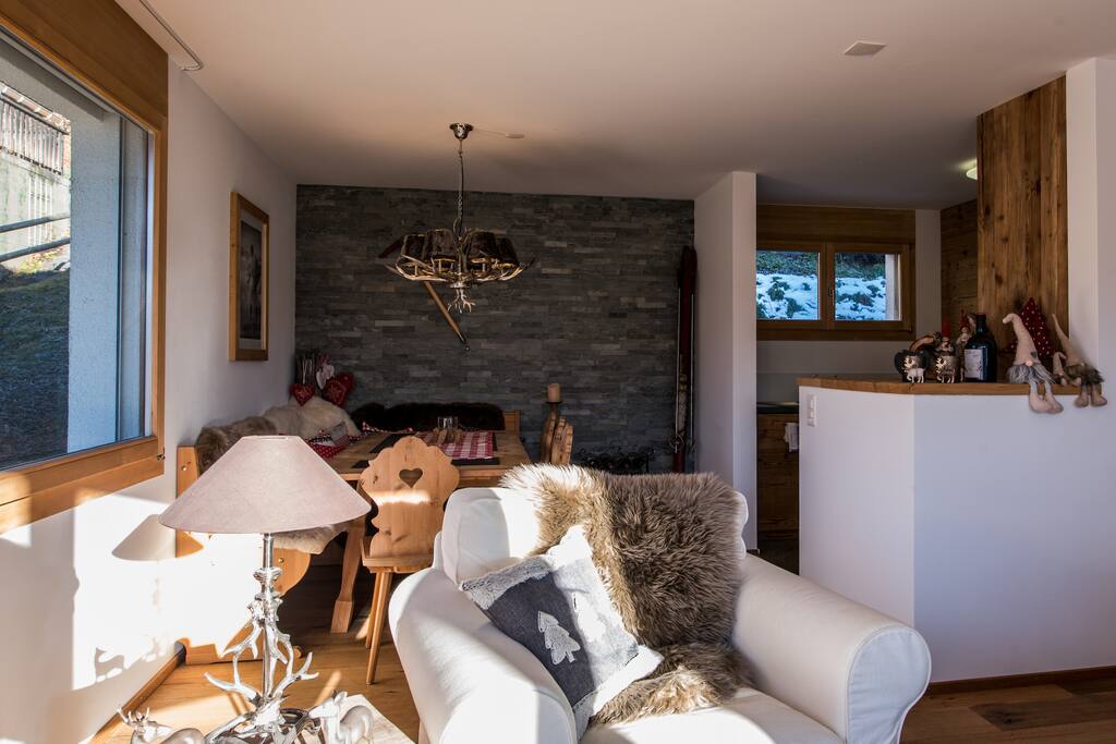 Wohnzimmer/Living Room